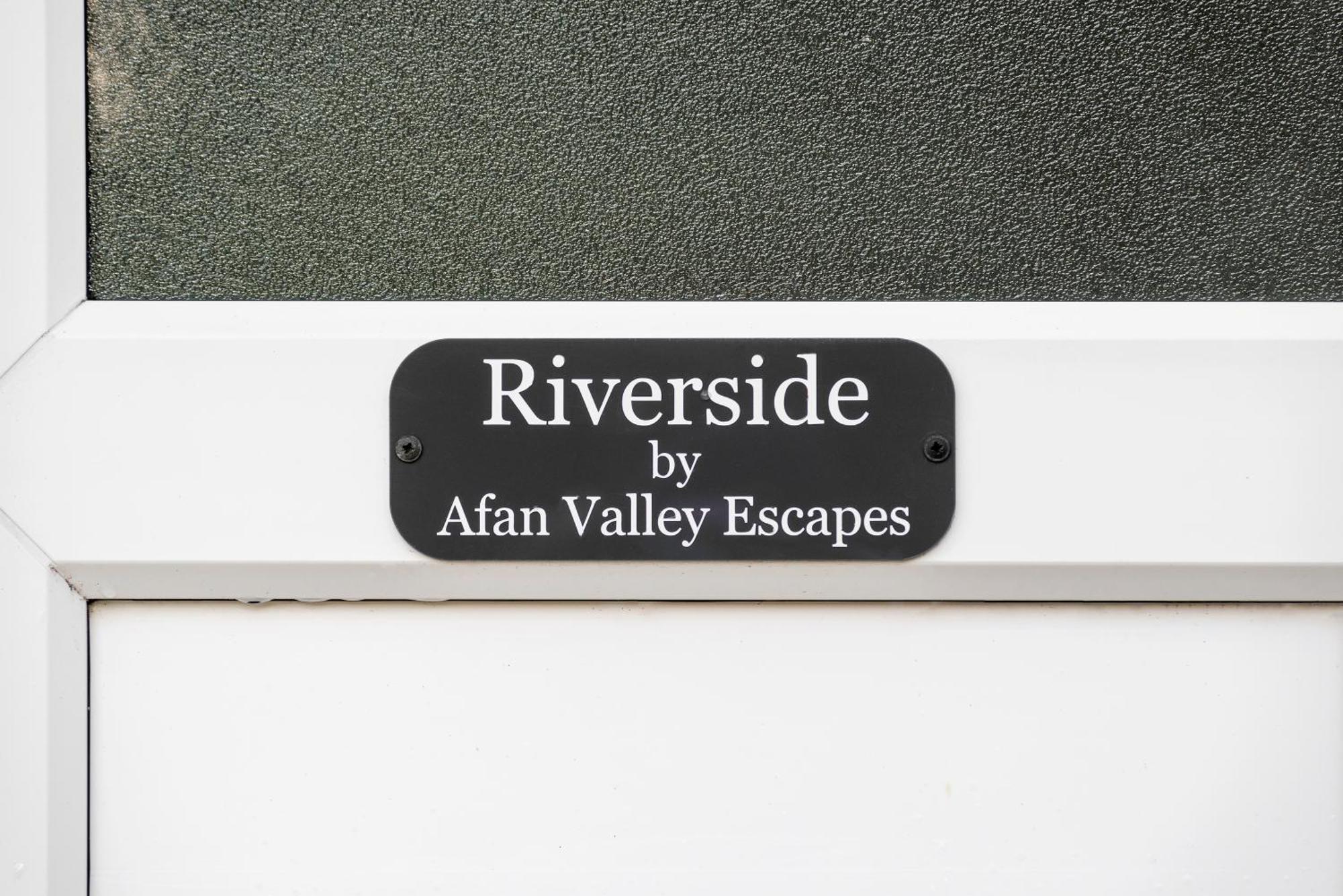 Riverside Great House In The Afan Forest Bike Park By Staystaycations Glyncorrwg Eksteriør bilde