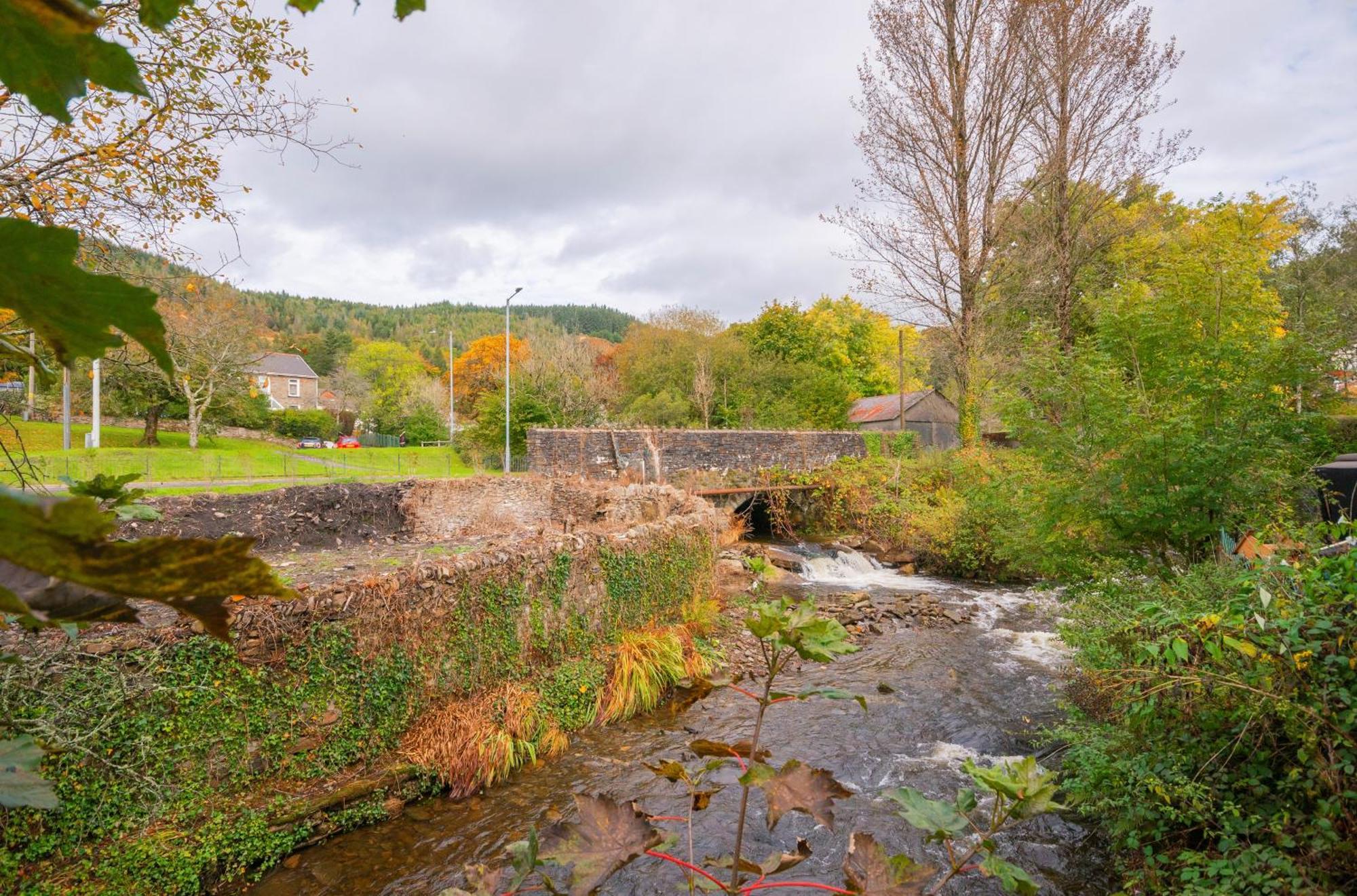 Riverside Great House In The Afan Forest Bike Park By Staystaycations Glyncorrwg Eksteriør bilde