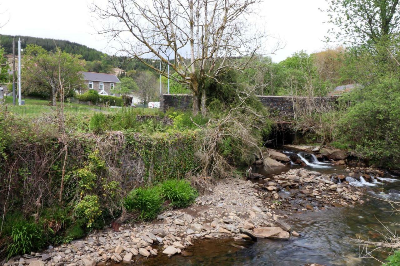 Riverside Great House In The Afan Forest Bike Park By Staystaycations Glyncorrwg Eksteriør bilde